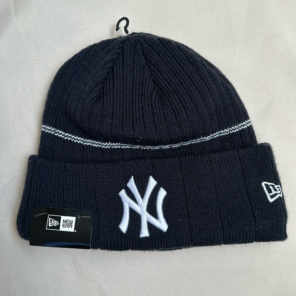 New Era New York Yankees Navy Blue Sport Knit Beanie Cap - Picture 3 of 8